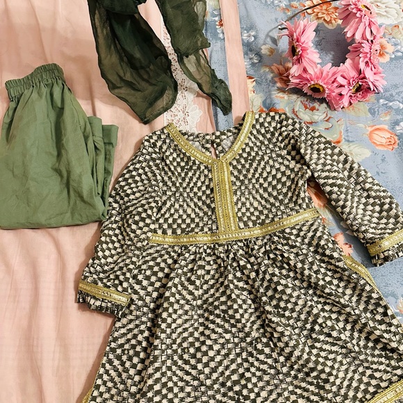 Baby girl dress salwar suit 3 PCs party wear - Picture 3 of 8